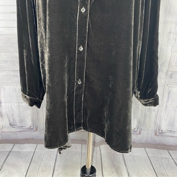 NEW Eileen Fisher Medium Long Sleeve Velvet Shirt Woodland Green Button High Low - Picture 3 of 14